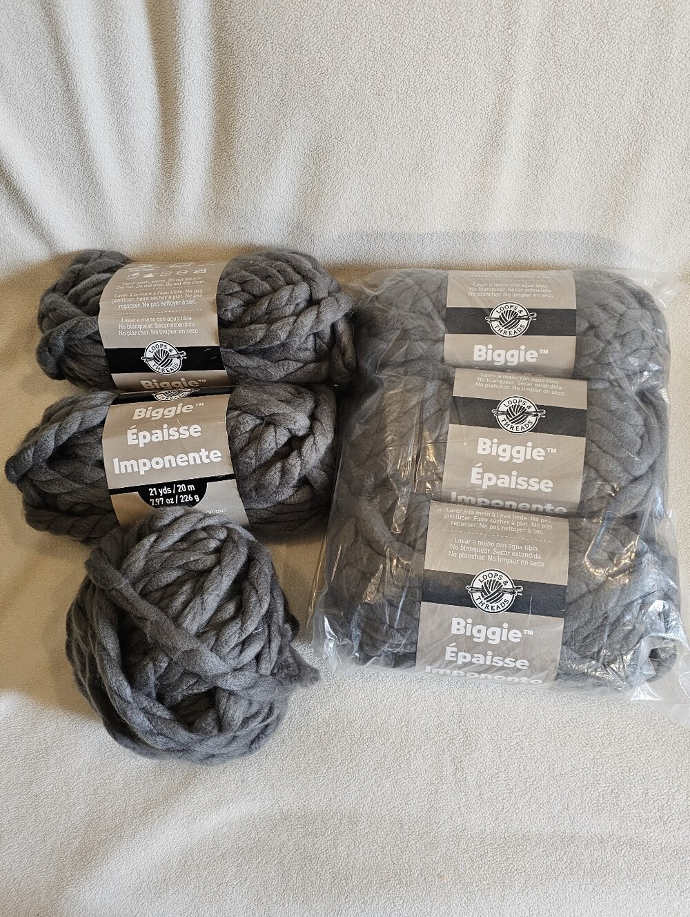Lot 6 Skeins Loops & Thread BIGGIE #6 Super Bulky Yarn #1796 Dark Gray SAME LOT